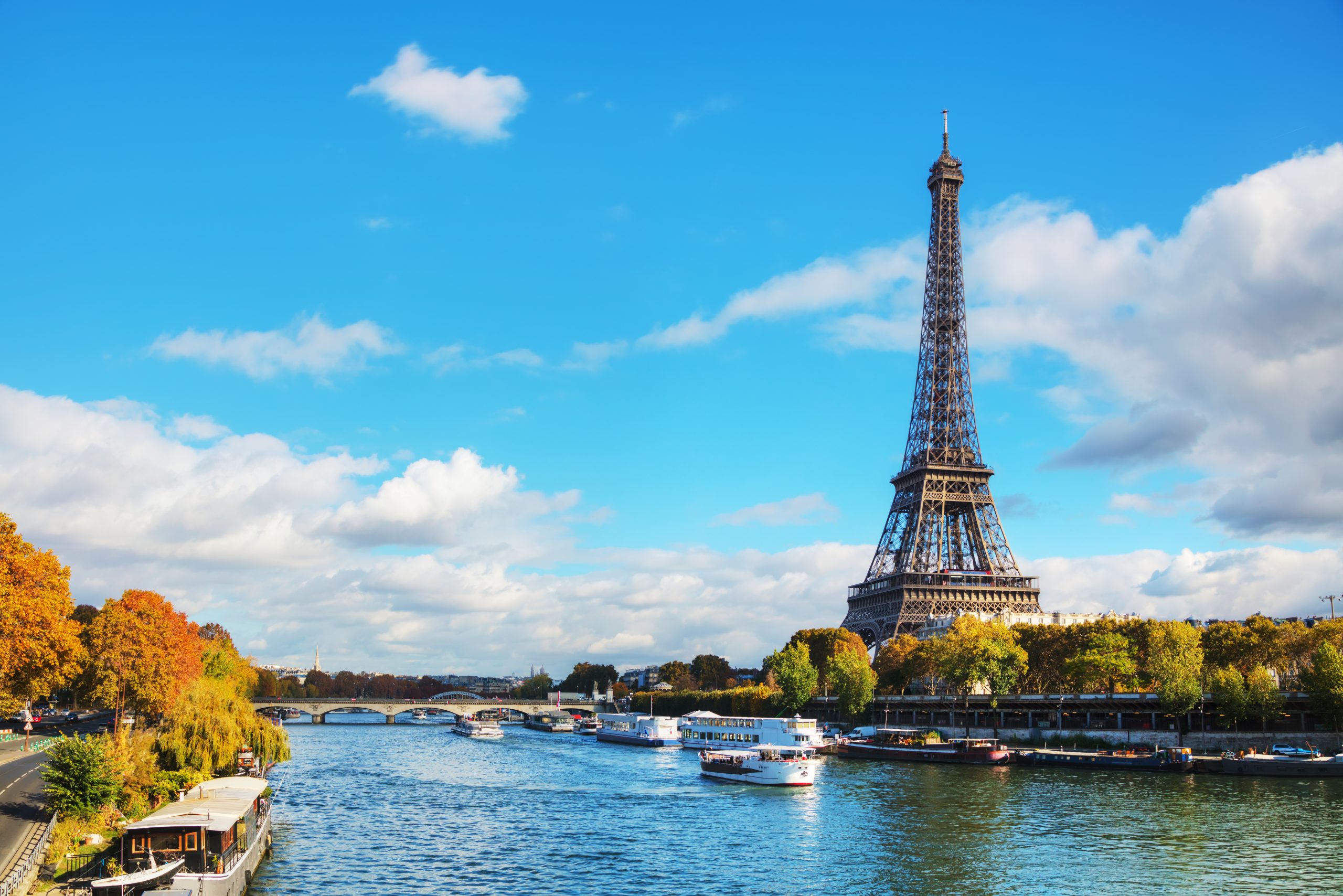 A Journey Through the Heart of Paris: A First-Time Visitor’s Tale